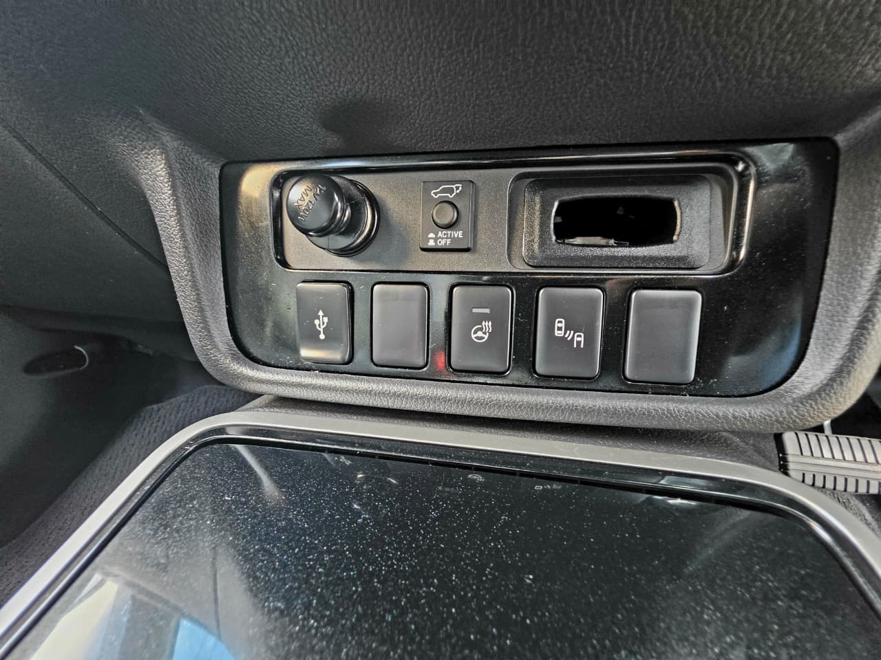 2020 Mitsubishi Outlander, photo 10 of 18