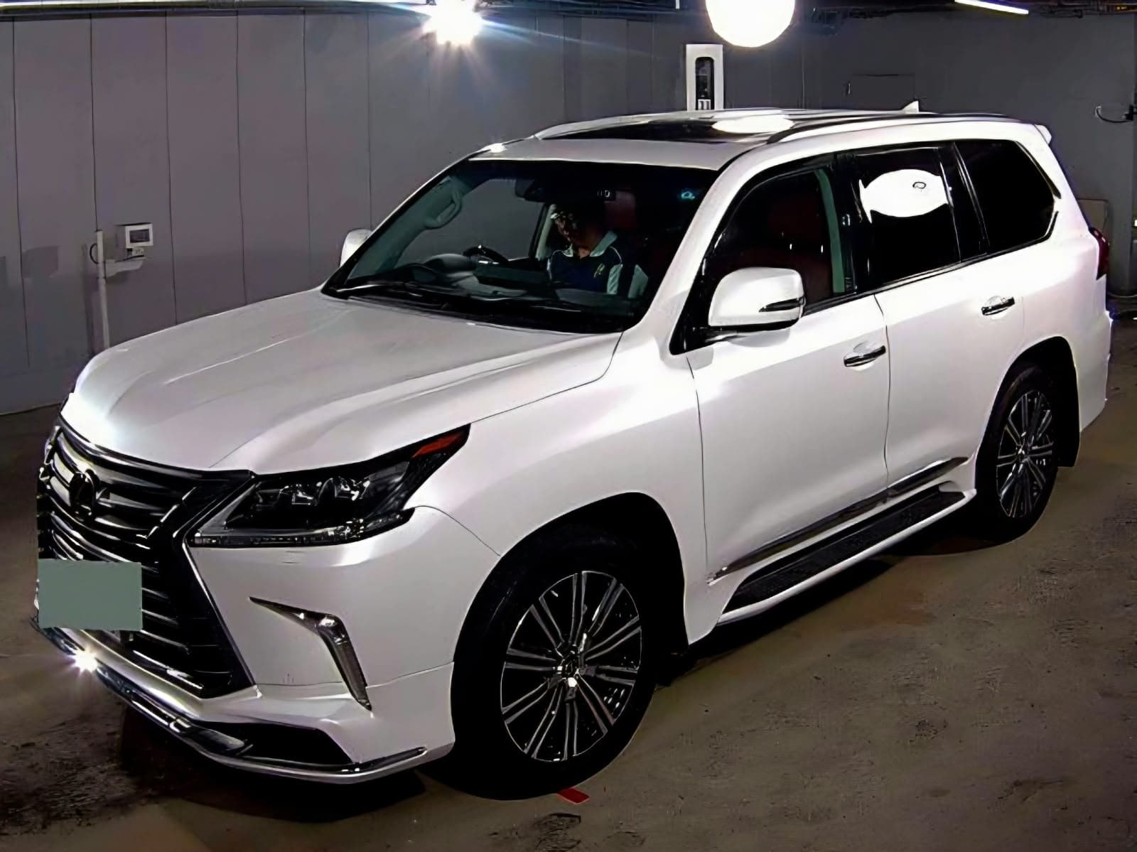 2020 Lexus LX, photo 4 of 6