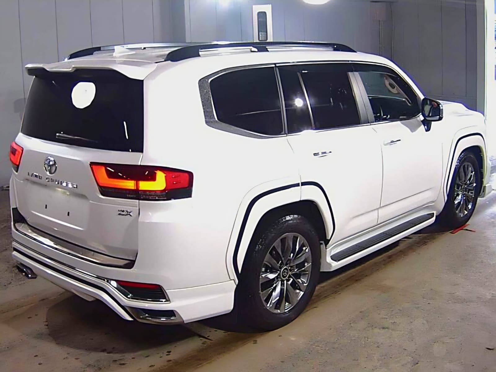 2023 Toyota Land Cruiser Prado, photo 4 of 5
