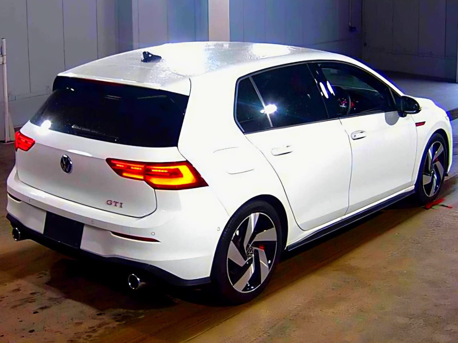 2024 Golf GTI, photo 2 of 6