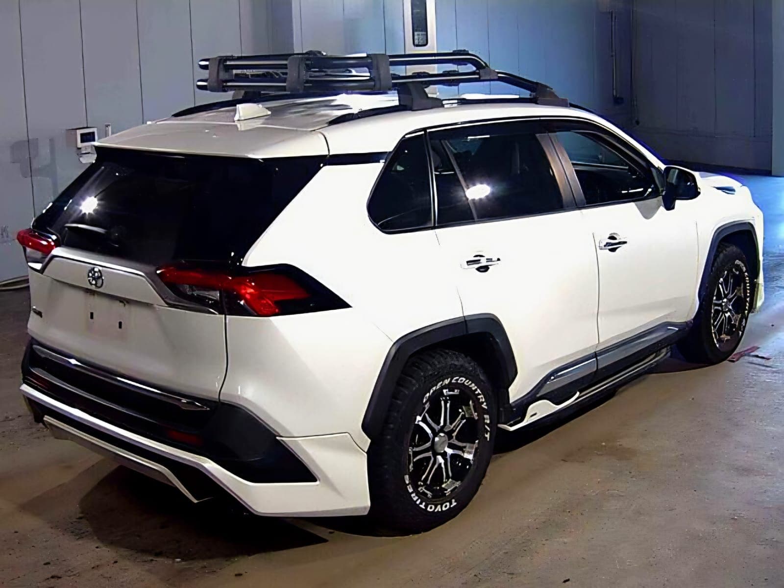 2020 Toyota Rav4, photo 4 of 6