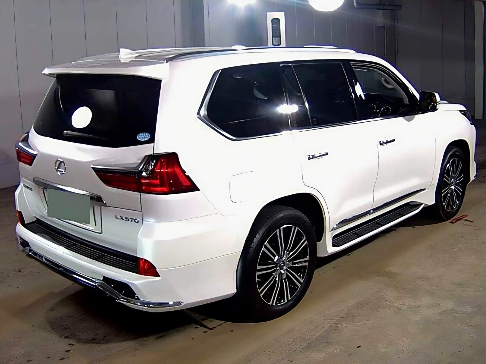 2020 Lexus LX, photo 2 of 6
