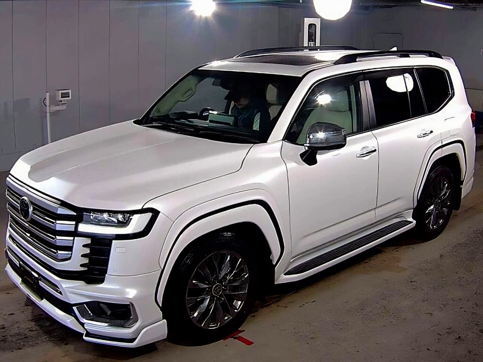 2023 Toyota Land Cruiser Prado, photo 2 of 5