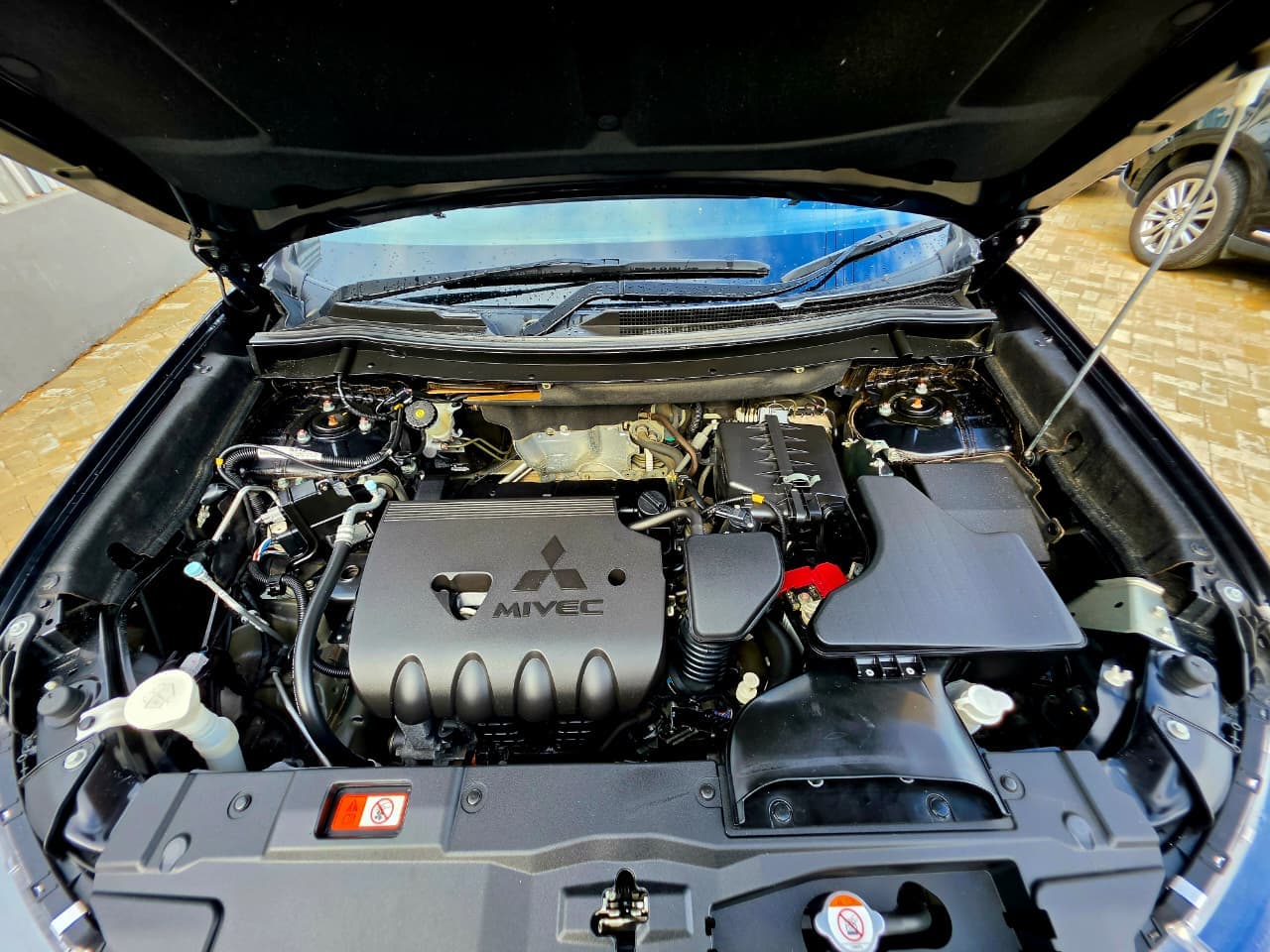 2020 Mitsubishi Outlander, photo 12 of 18