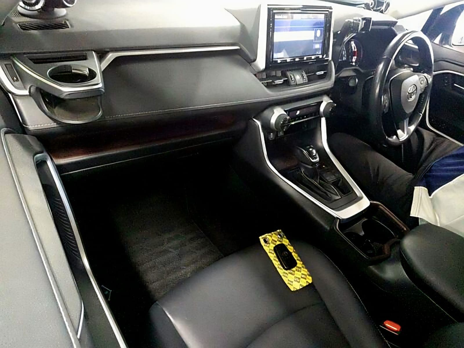 2020 Toyota Rav4, photo 3 of 6