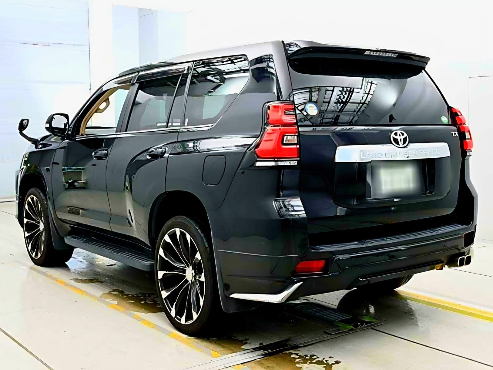 2020 Toyota Land Cruiser Prado, photo 3 of 9