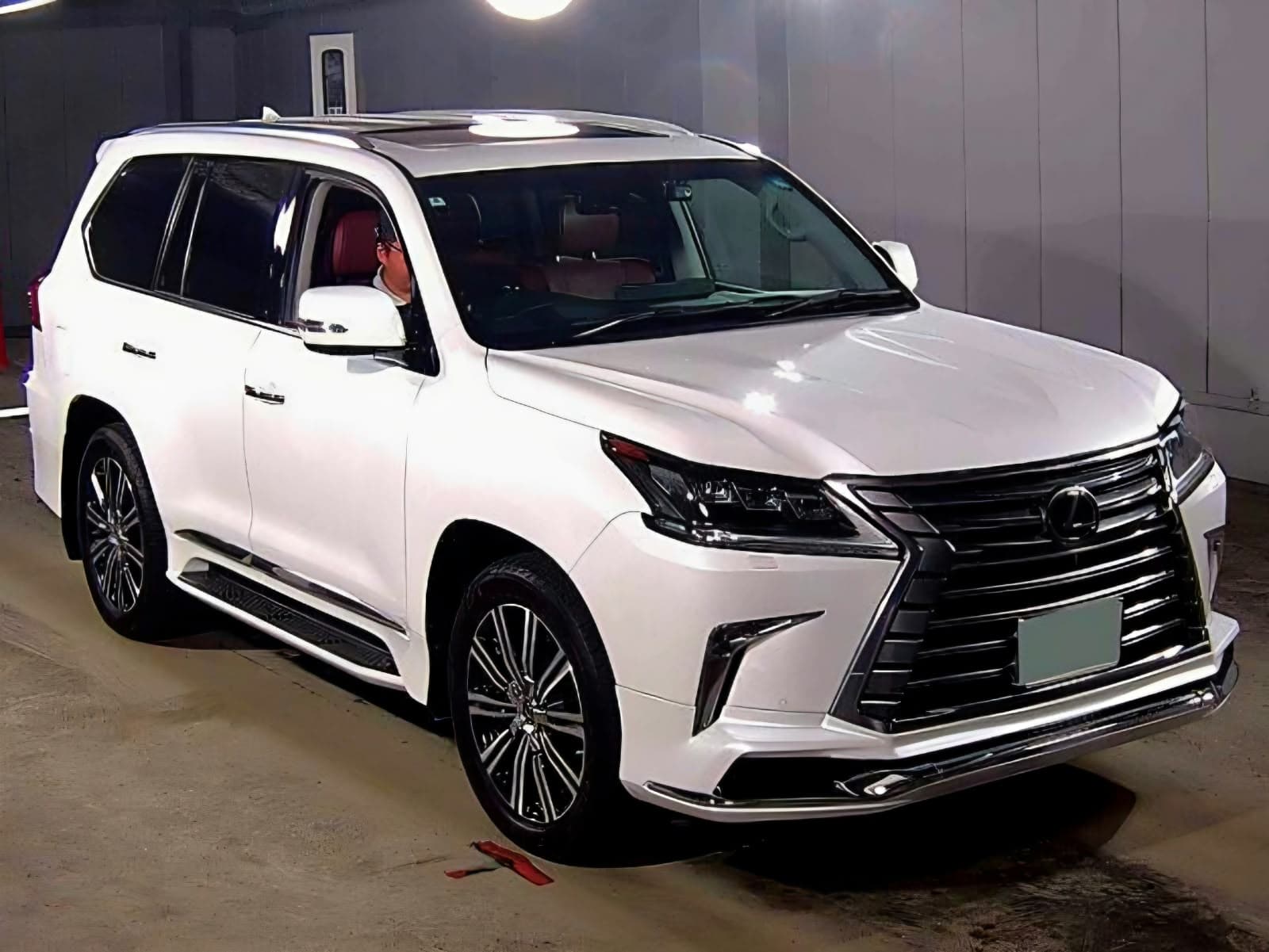 2020 Lexus LX, white