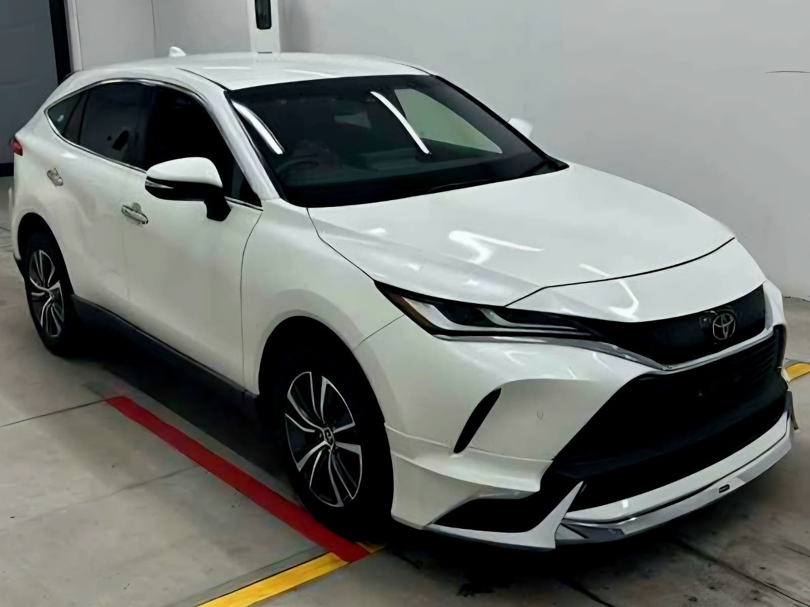 2020 Toyota Harrier, photo 1 of 10