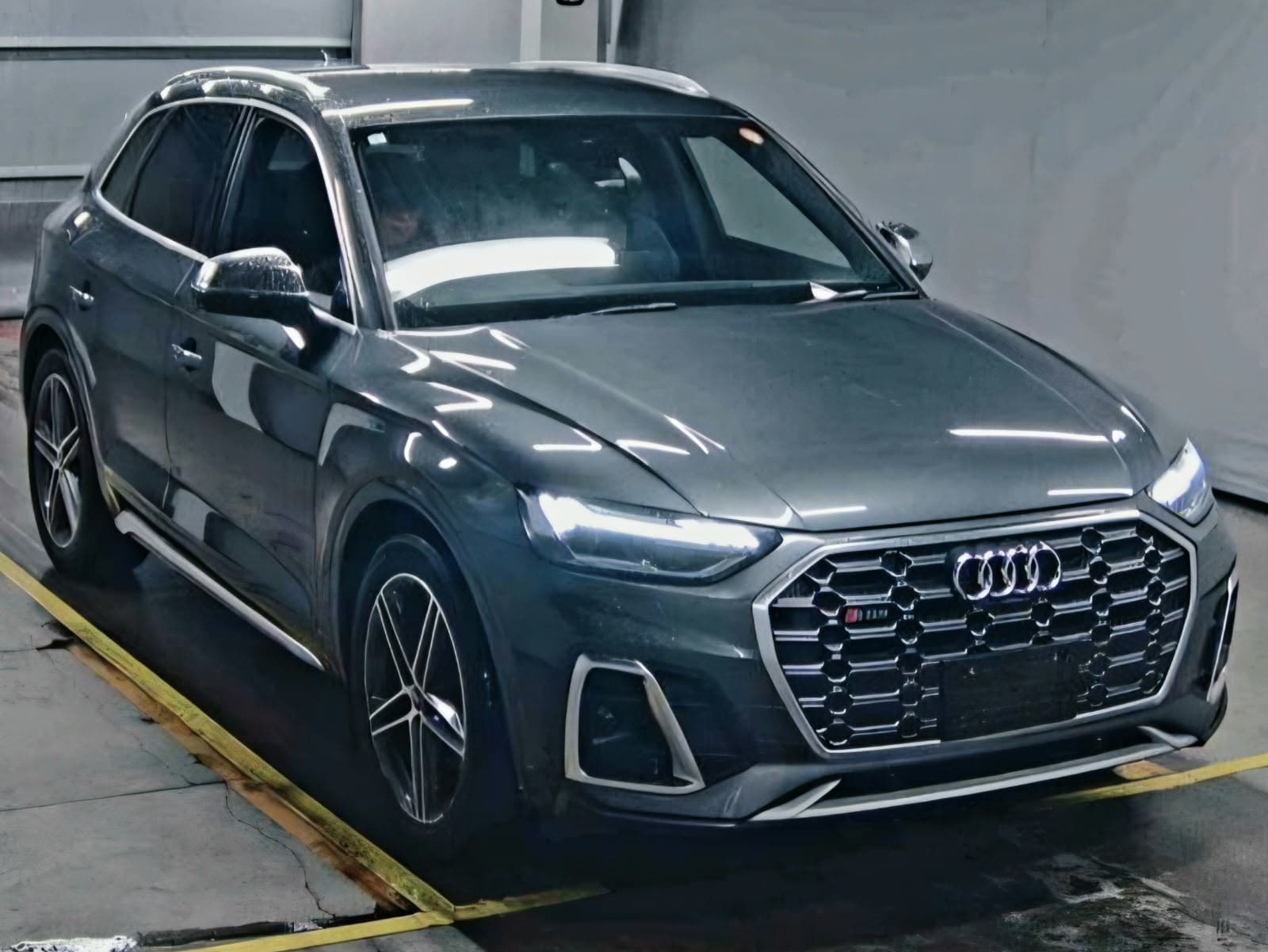 2021 AUDI SQ5, photo 3 of 6