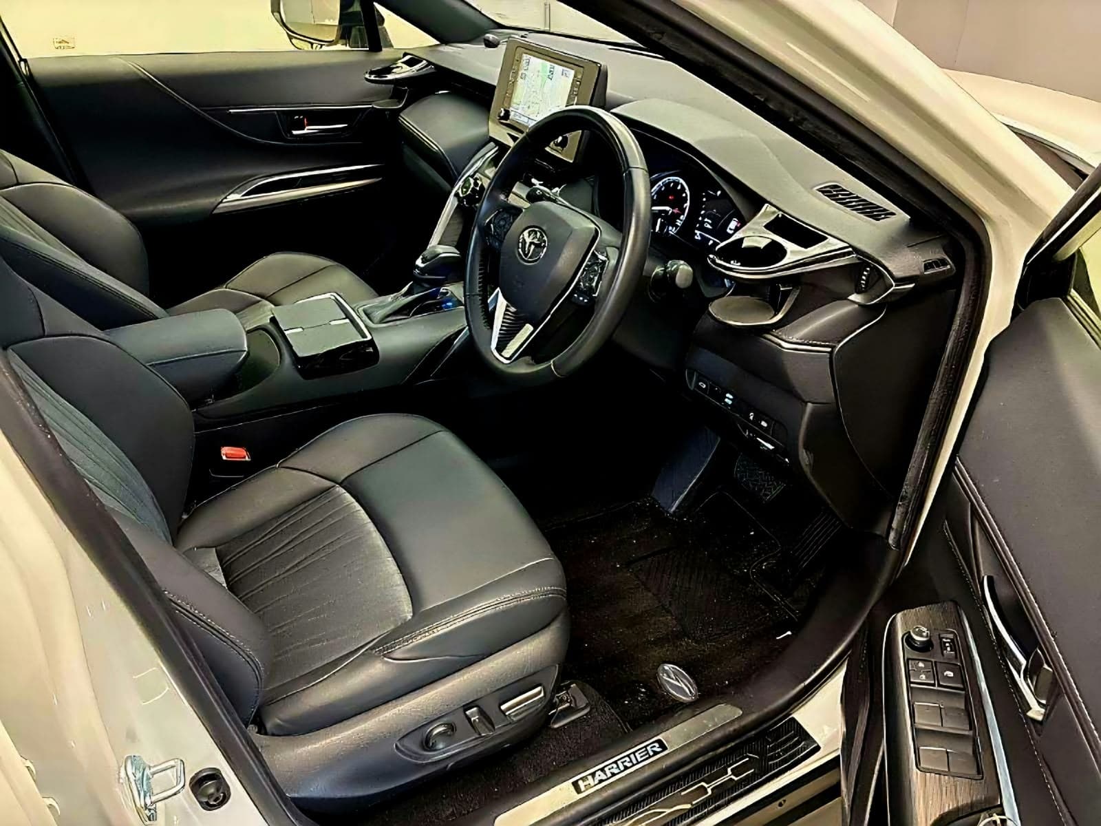 2021 Toyota Harrier, photo 10 of 13