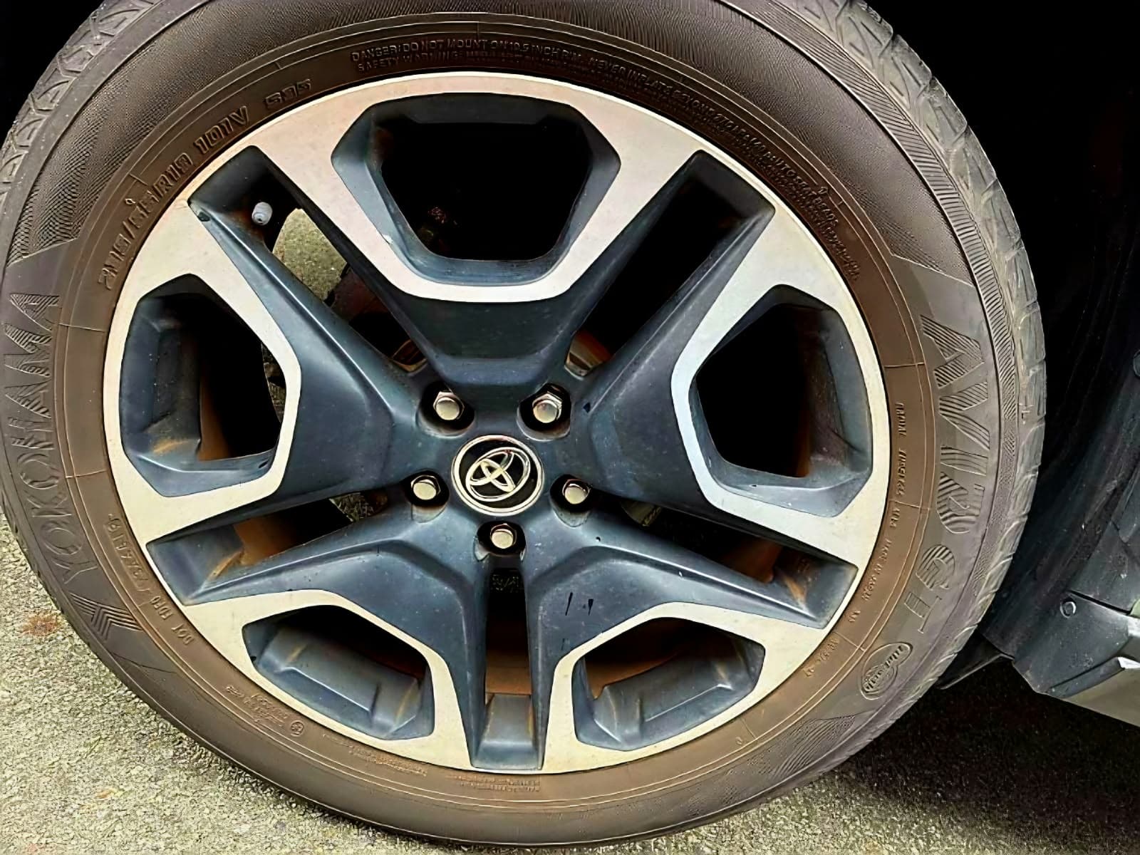 2020 Toyota Rav4, photo 4 of 9