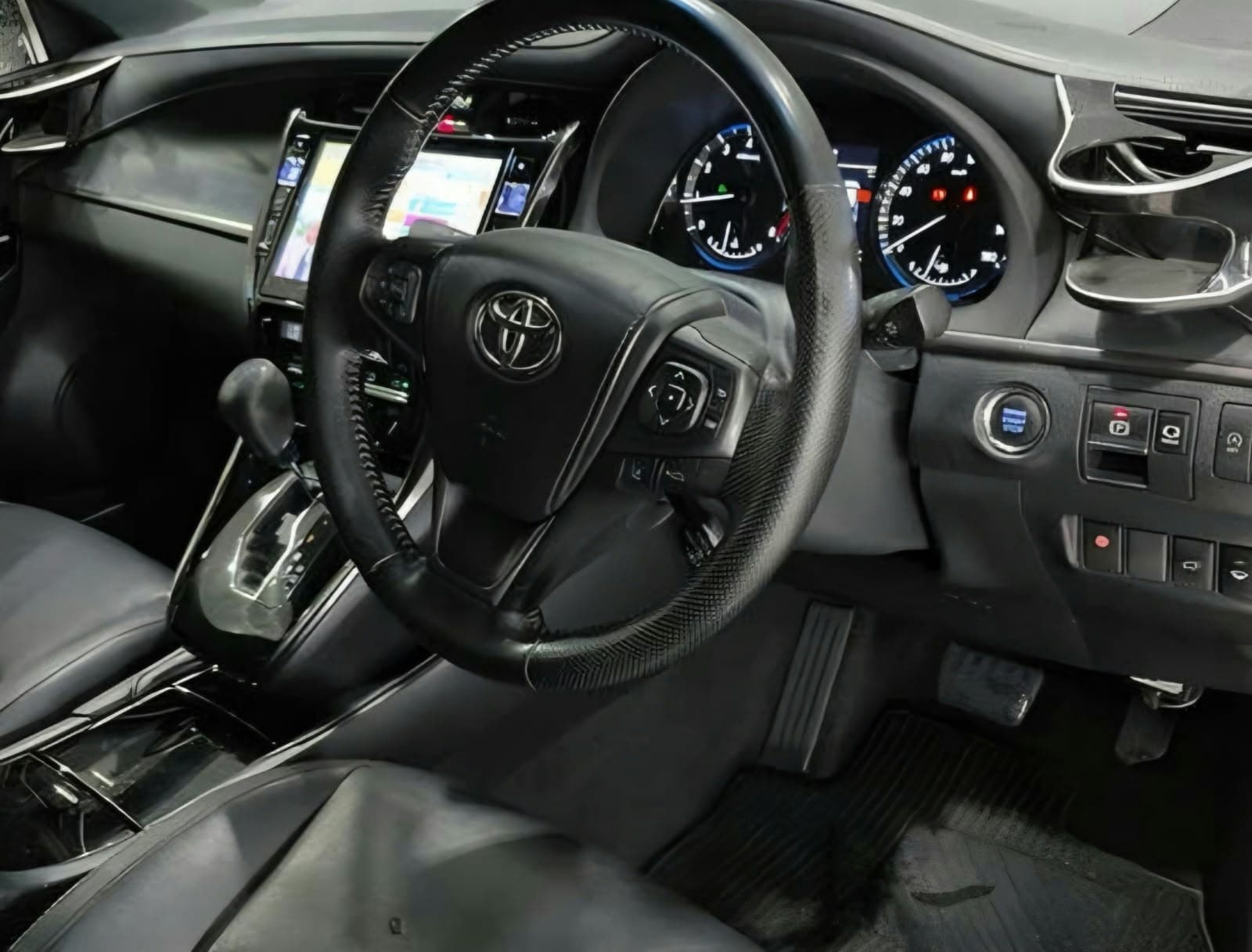 2020 Toyota Harrier, photo 2 of 6