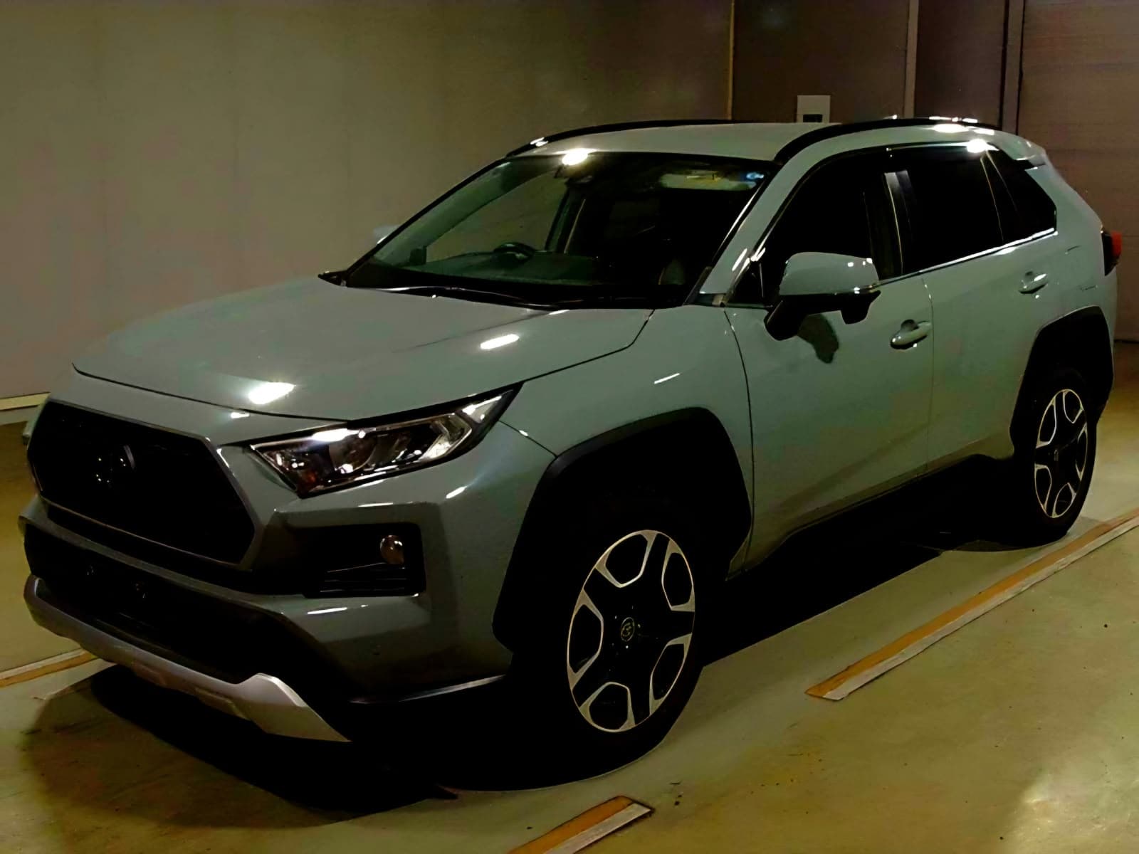 2020 Toyota Rav4, photo 5 of 9