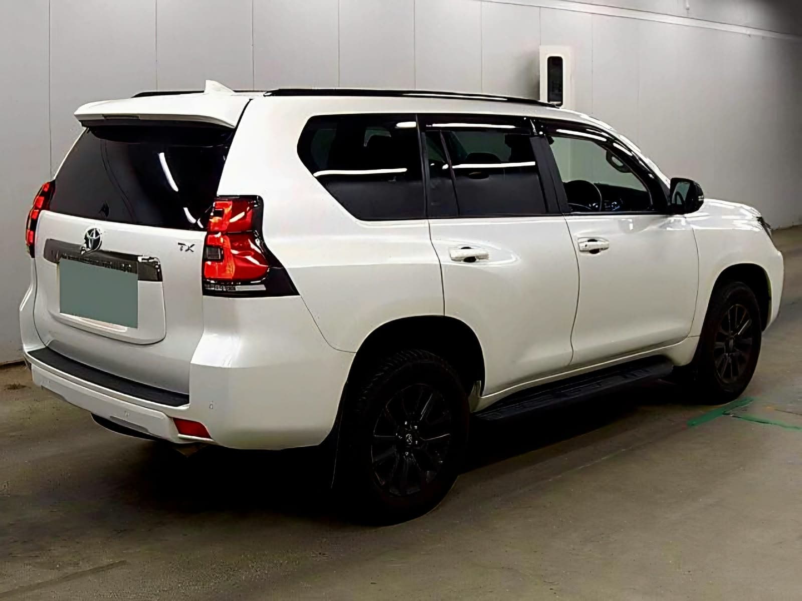 2020 Toyota Land Cruiser Prado, photo 2 of 6