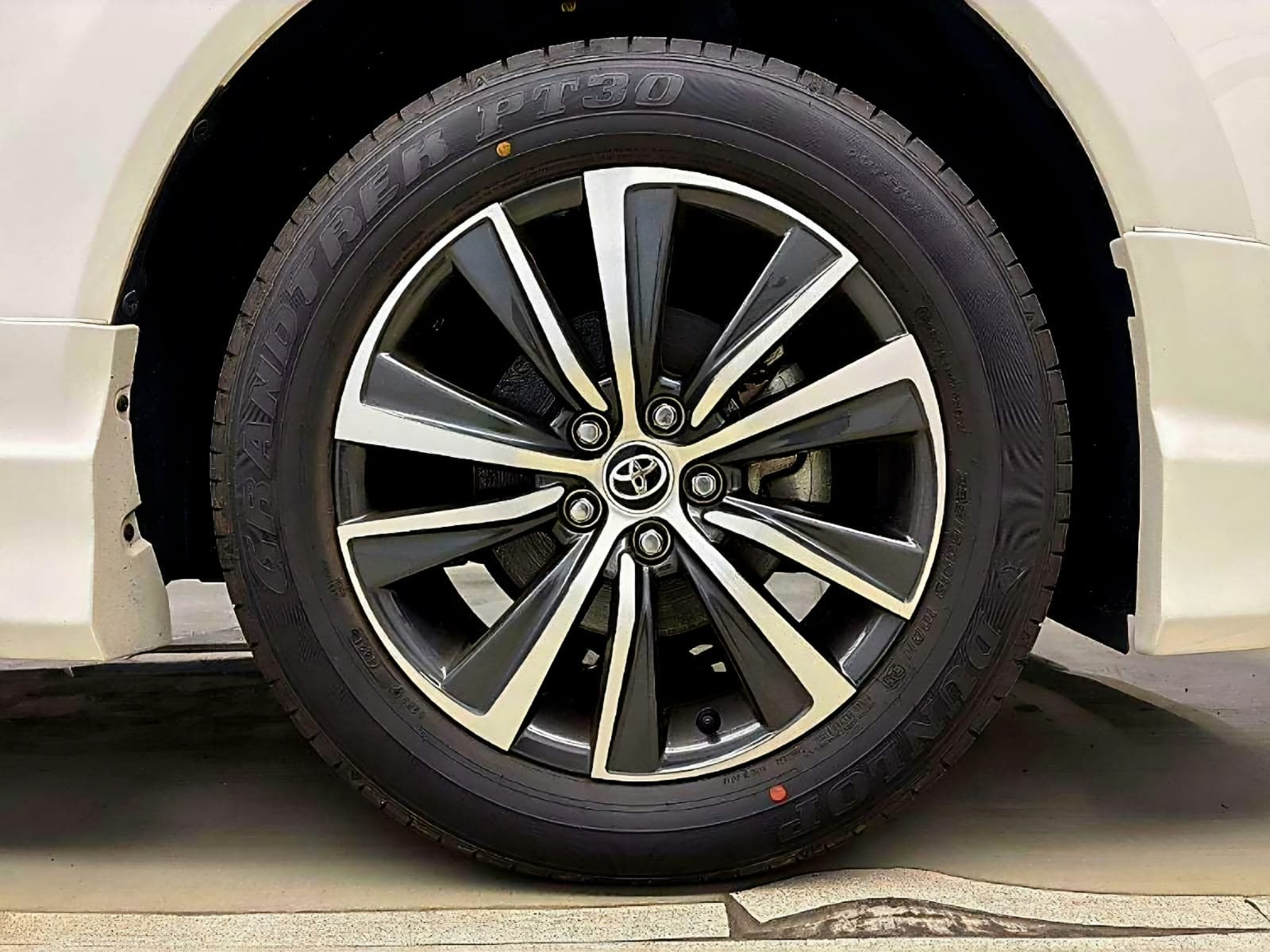 2021 Toyota Harrier, photo 8 of 13