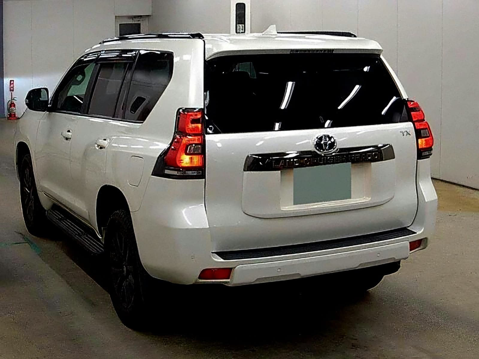 2020 Toyota Land Cruiser Prado, photo 6 of 6