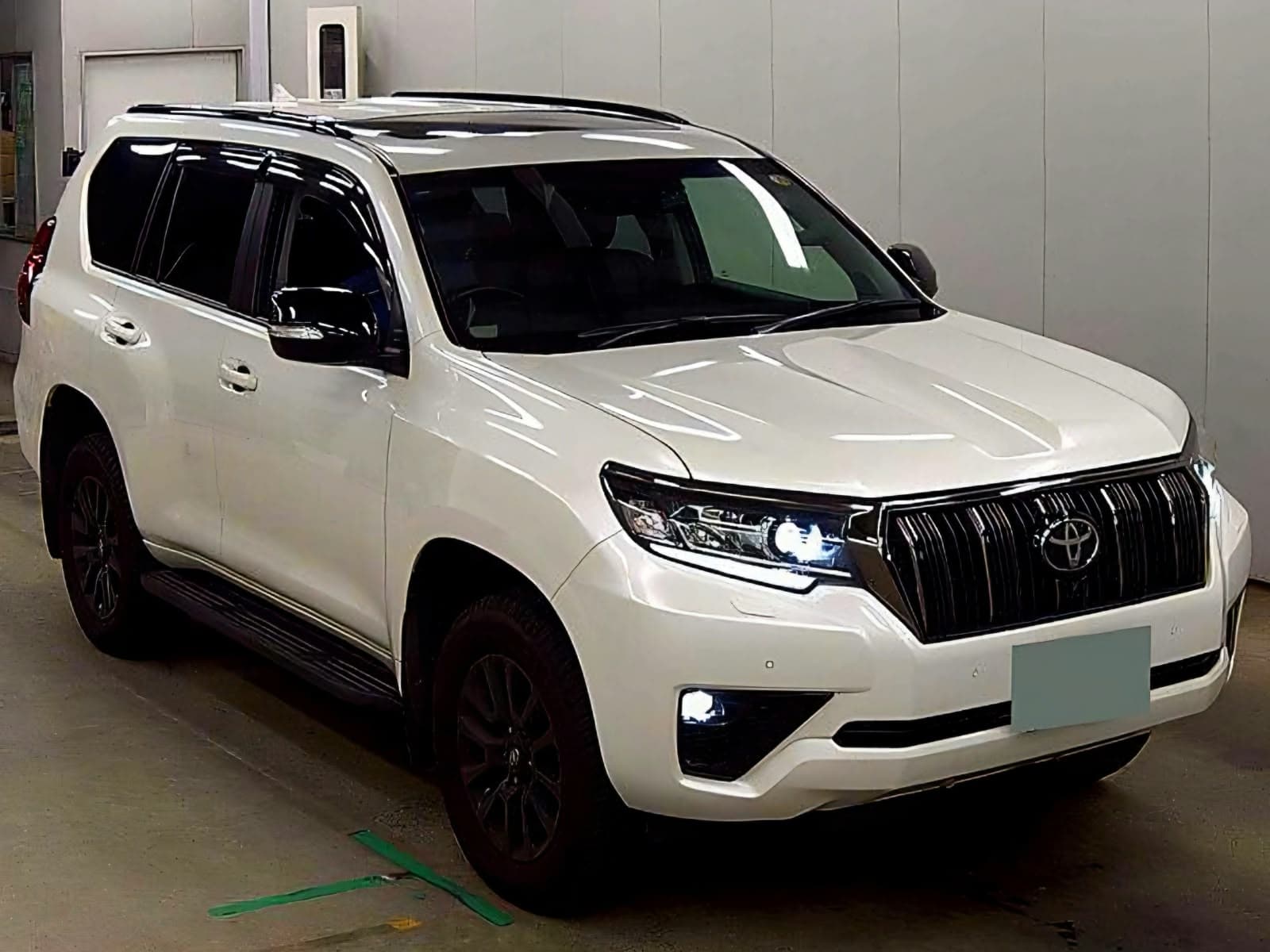 2020 Toyota Land Cruiser Prado, photo 3 of 6