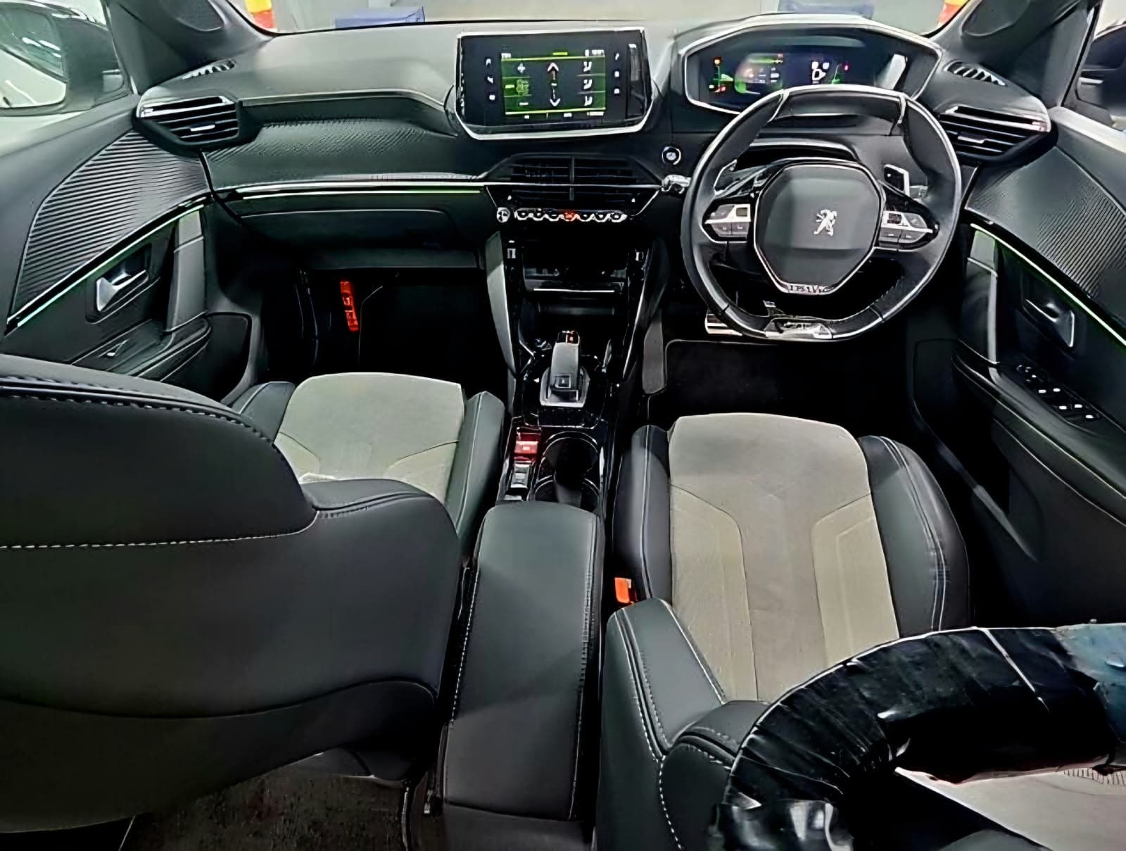 2021 Peugeot 208, photo 6 of 6