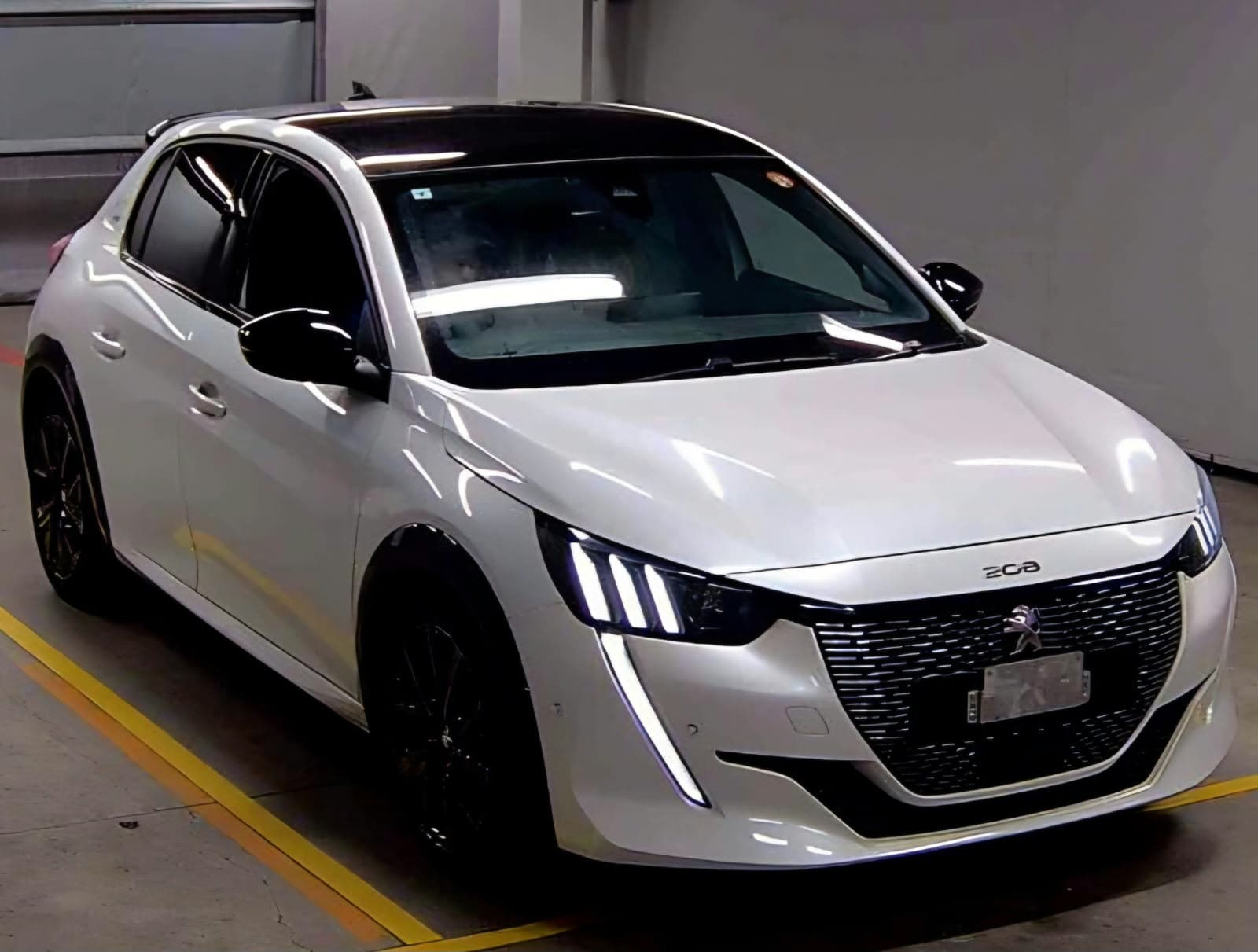 2021 Peugeot 208, white