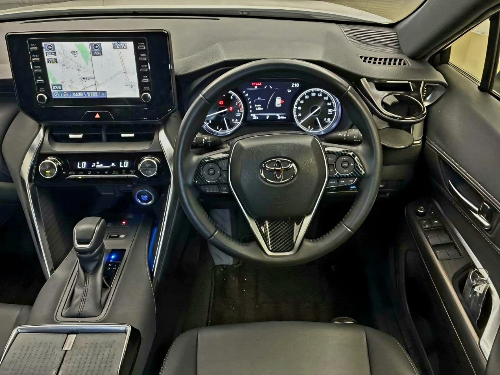 2021 Toyota Harrier, photo 2 of 13