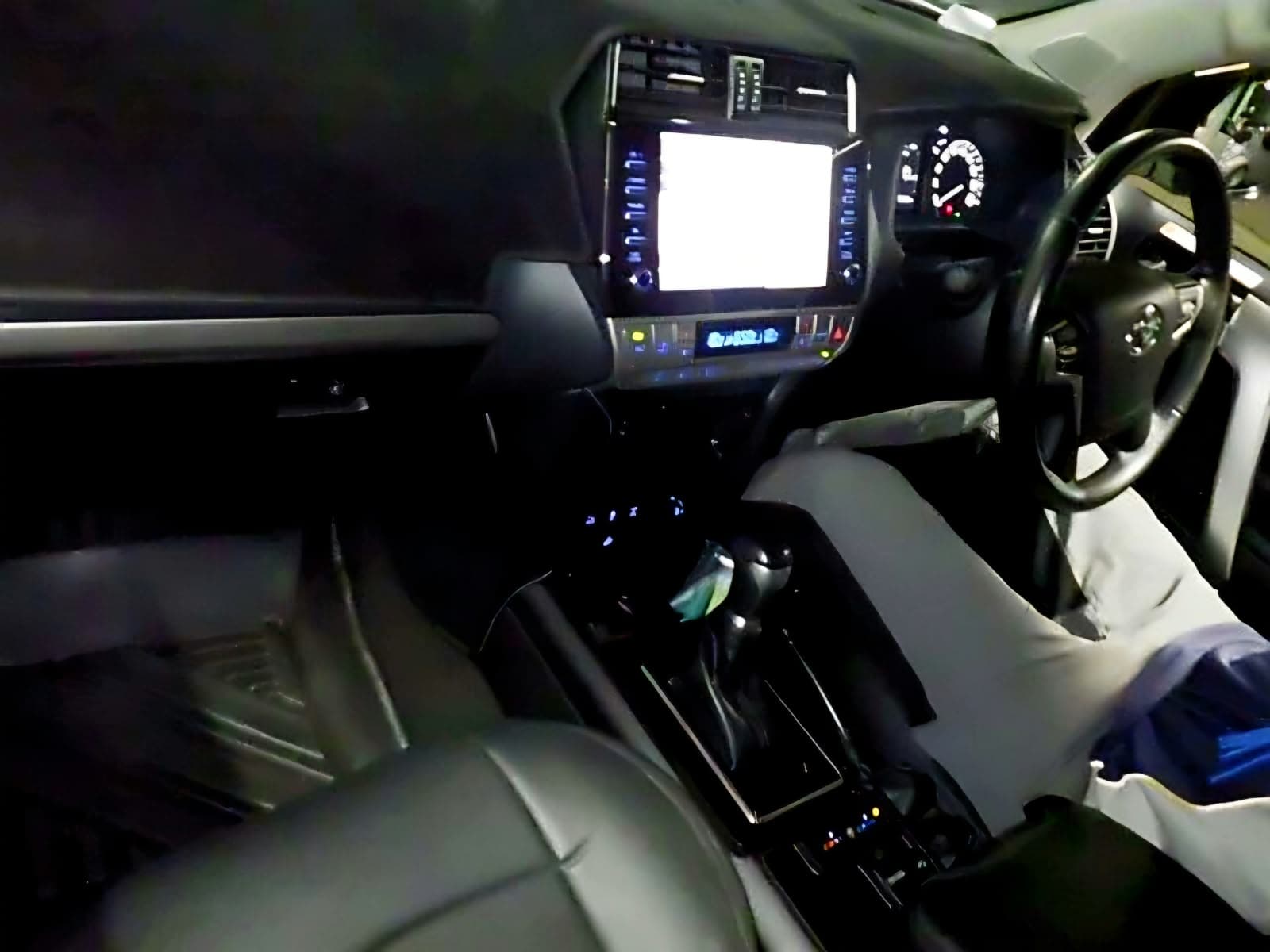 2020 Toyota Land Cruiser Prado, photo 5 of 6