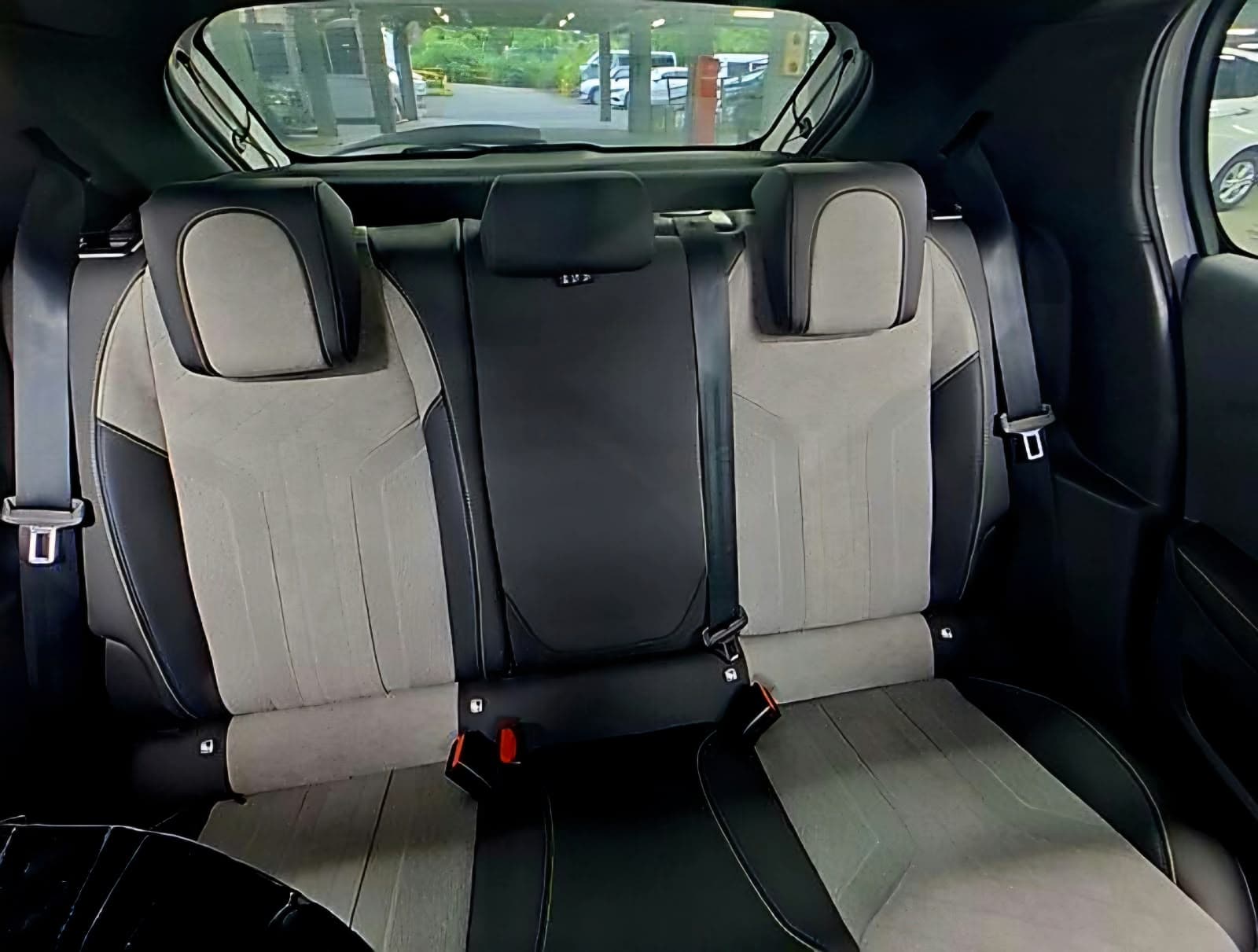 2021 Peugeot 208, photo 3 of 6