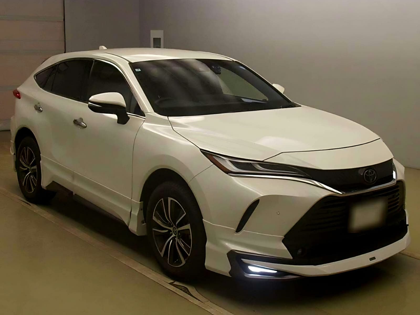 2021 Toyota Harrier, photo 1 of 13