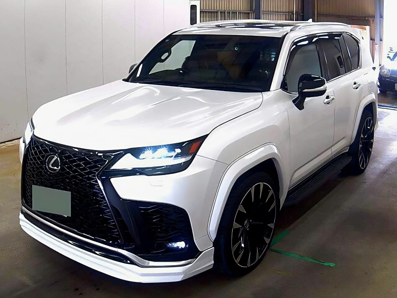 2023 Lexus LX, photo 6 of 6
