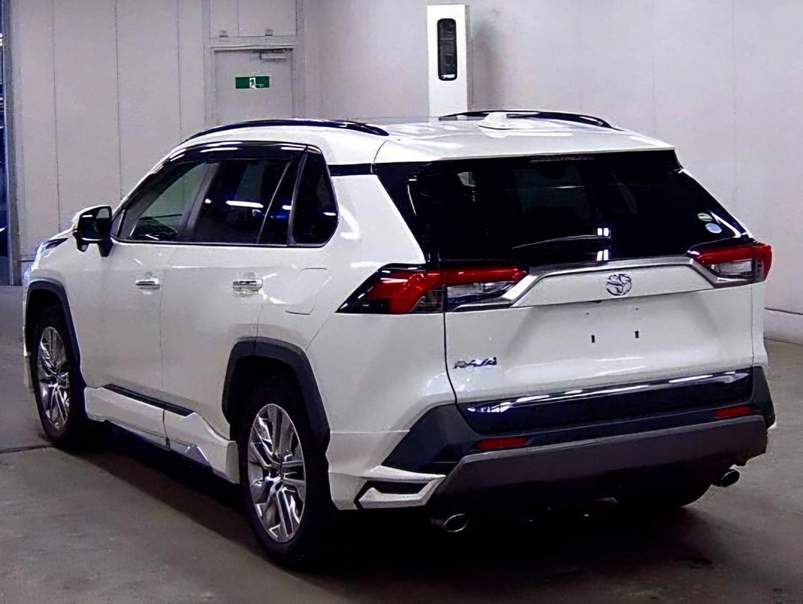 2020 Toyota Rav4, photo 3 of 6